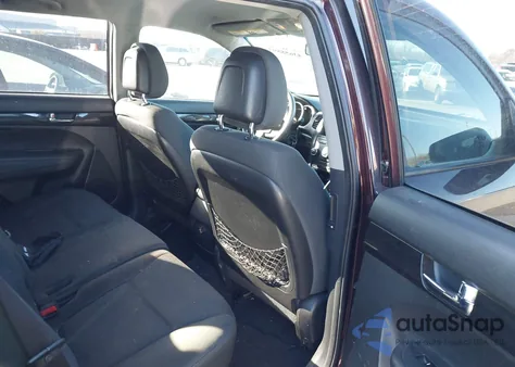 2011 Kia Sorento Lx z USA, uszkodzony, nr VIN 5XYKTCA18BG002407